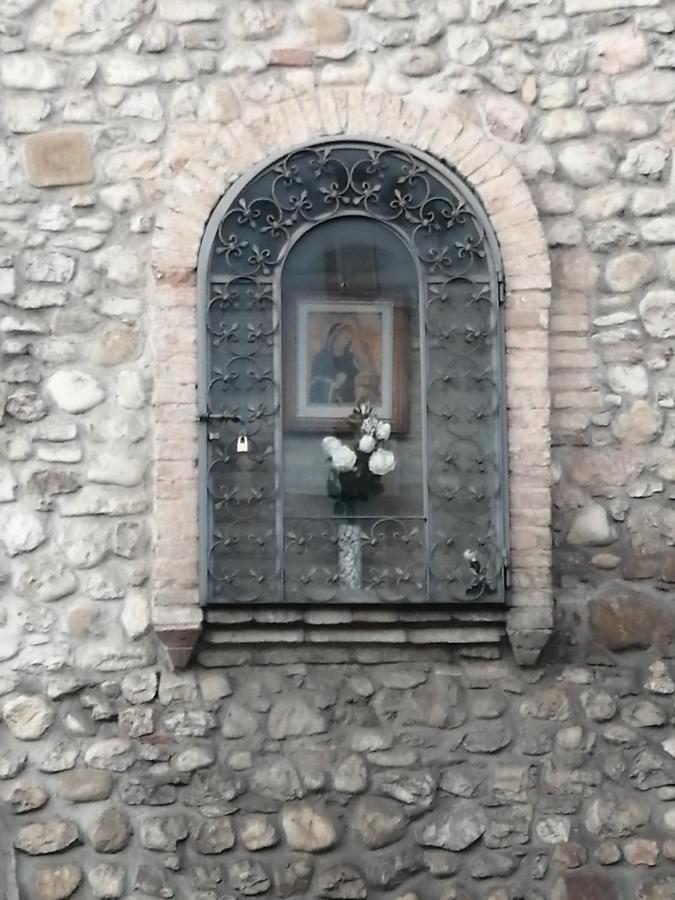 Sulle Orme Di Francesco Appartamento Blu Bastia Umbra Exterior photo